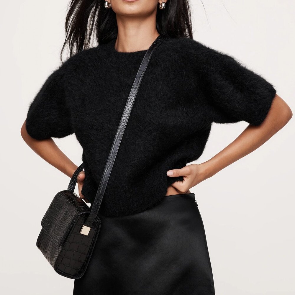NWT! Banana Republic $130 Black Fuzzy Italian Alpaca Wool Short-Sleeve Sweater L